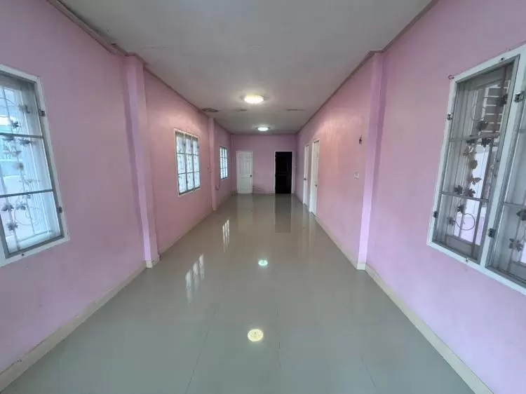 บ้านทาวน์เฮ้าส์ชั้นเดียวหลังแรก หมู่บ้านภัทรโฮม ต แม่น้ำคู้ อ ปลวกแดง จ ระยอง