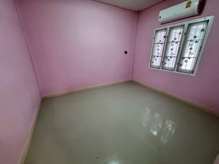 บ้านทาวน์เฮ้าส์ชั้นเดียวหลังแรก หมู่บ้านภัทรโฮม ต แม่น้ำคู้ อ ปลวกแดง จ ระยอง