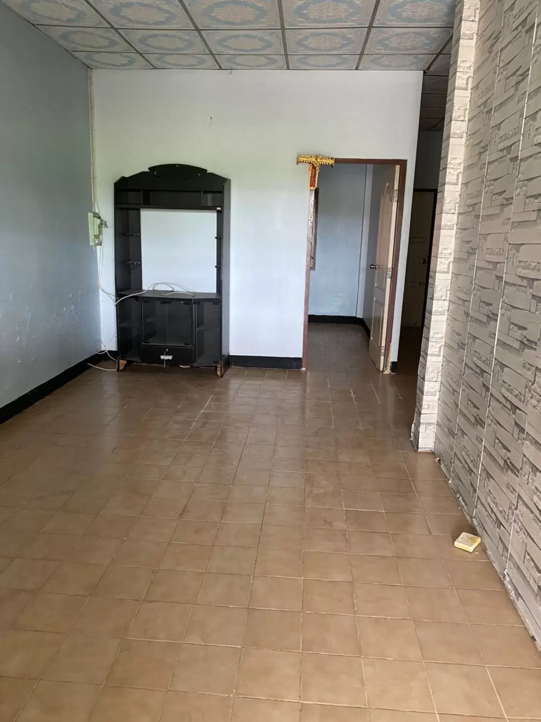 ขายถูก ทาวน์เฮ้าส์ชั้นเดียว 36 ตรว หมู่บ้านสุทธิ์ศักดิ์ ต เชิงเนิน อ เมือง จ ระยอง ขายต่ำกว่าราคาประเมิน 1 แสน ซื้อบ้านมีเงินติดกระเป๋า 