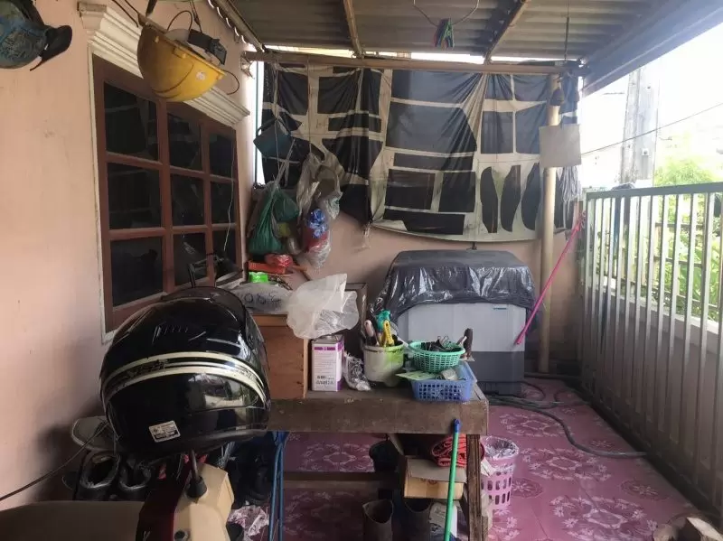 ขายถูก ทาวน์เฮ้าส์ชั้นเดียว 23 6 ตรว หมู่บ้านรุ่งเรือง ต มาบข่า อ นิคมพัฒนา จ ระยอง ขายต่ำกว่าราคาประเมิน 1 แสน ซื้อบ้านมีเงินติดกระเป๋า 