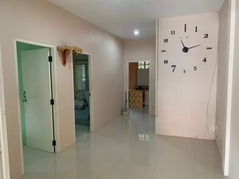 ขายถูก บ้านแฝดชั้นเดียว 43ตรว หมู่บ้านไกรวงศ์3 ต บ้านฉาง อ บ้านฉาง จ ระยอง ขายต่ำกว่าราคาประเมิน 1 แสน ซื้อบ้านมีเงินติดกระเป๋า 