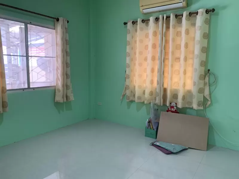 ขายถูก บ้านแฝดชั้นเดียว 43ตรว หมู่บ้านไกรวงศ์3 ต บ้านฉาง อ บ้านฉาง จ ระยอง ขายต่ำกว่าราคาประเมิน 1 แสน ซื้อบ้านมีเงินติดกระเป๋า 