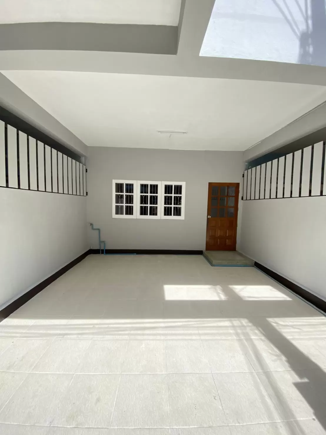 ขายถูก ทาวน์เฮ้าส์สองชั้น 17 9 ตรว หมู่บ้านทวีวรรณ ต ท่าประดู่ อ เมือง จ ระยอง ขายต่ำกว่าราคาประเมิน 1 แสน ซื้อบ้านมีเงินติดกระเป๋า 