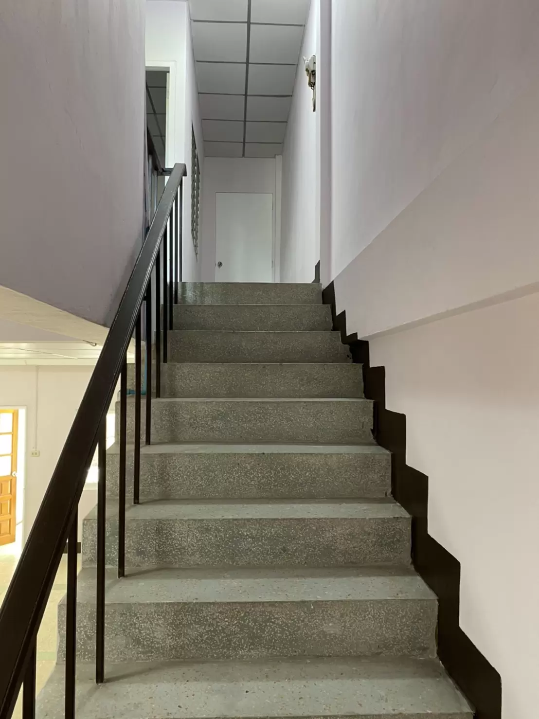 ขายถูก ทาวน์เฮ้าส์สองชั้น 17 9 ตรว หมู่บ้านทวีวรรณ ต ท่าประดู่ อ เมือง จ ระยอง ขายต่ำกว่าราคาประเมิน 1 แสน ซื้อบ้านมีเงินติดกระเป๋า 