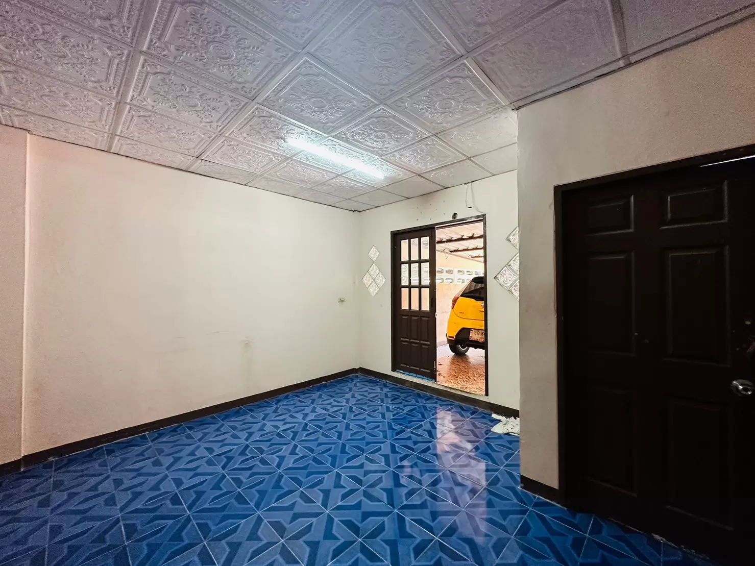 บ้านแฝดชั้นเดียว หมู่บ้านแผ่นดินทอง ต ทับมา อ เมือง จ ระยอง ขายต่ำกว่าราคาประเมิน 1 แสน ซื้อบ้านมีเงินติดกระเป๋า 