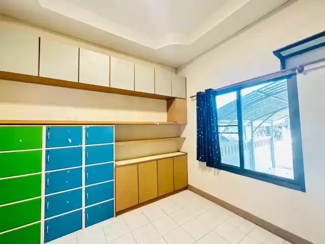 บ้านแฝดชั้นเดียว หมู่บ้านเฉลิมนคร 3 ต ปลวกแดง อ ปลวกแดง จ ระยอง ขายต่ำกว่าราคาประเมิน 1 แสน ซื้อบ้านมีเงินติดกระเป๋า 