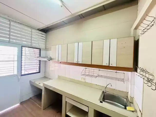 บ้านแฝดชั้นเดียว หมู่บ้านเฉลิมนคร 3 ต ปลวกแดง อ ปลวกแดง จ ระยอง ขายต่ำกว่าราคาประเมิน 1 แสน ซื้อบ้านมีเงินติดกระเป๋า 