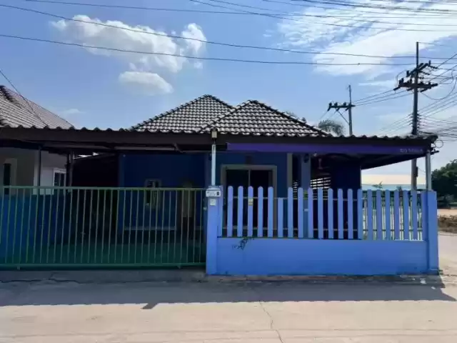 ขายถูก 2 2ล บ้านเดี่ยว 50 2ตรว หมู่บ้านโพธิ์แลนด์1 ต ตาสิทธิ์ อ ปลวกแดง จ ระยอง ติดแบ็คลิสก็ซื้อได้ ขายต่ำกว่าประเมิน พร้อมปรับปรุงลูกค้าเลือกสีได้ 