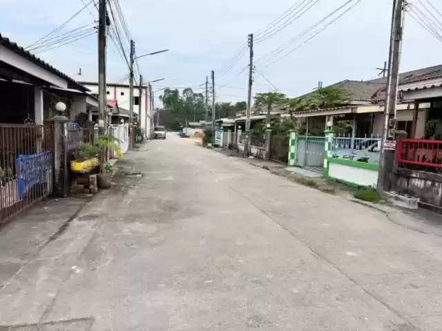 ขายถูก 1 35ล บ้านแฝดชั้นเดียว 32 8ตรว หมู่บ้านรุ่งเรือง ต มาบข่า อ นิคมพัฒนา จ ระยอง ติดแบ็คลิสก็ซื้อได้ ขายต่ำกว่าประเมิน พร้อมปรับปรุงลูกค้าเลือกสีได้ 