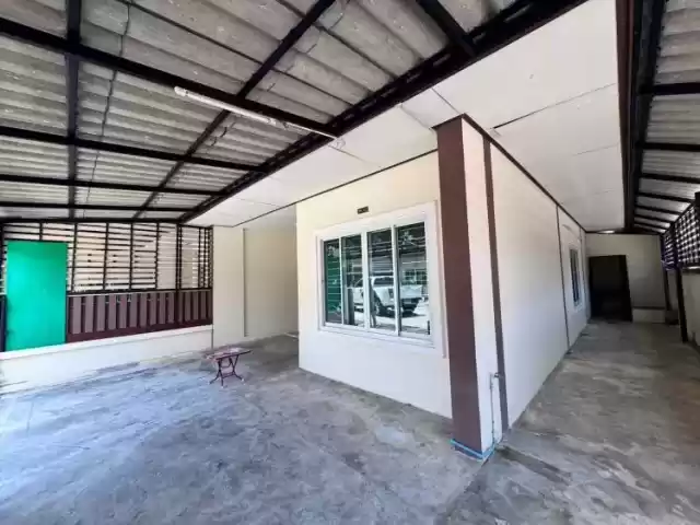 ทาวน์เฮ้าส์หลังมุม หมู่บ้าน9999วิลเลจ อ ปลวกแดง จ ระยอง ติดแบ็คลิสก็ซื้อได้ ขายต่ำกว่าประเมิน พร้อมปรับปรุงลูกค้าเลือกสีได้ 