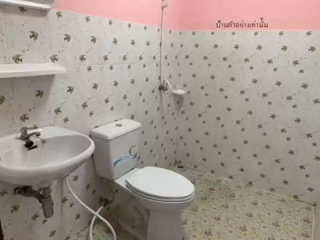 บ้านเดี่ยวชั้นเดียว หมู่บ้านชมวิว อ บ้านฉาง จ ระยอง ติดแบ็คลิสก็ซื้อได้ ขายต่ำกว่าประเมิน พร้อมปรับปรุงลูกค้าเลือกสีได้ 