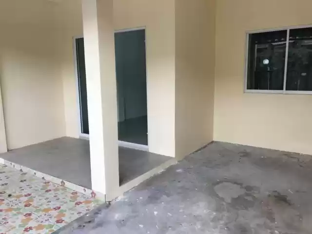 บ้านทาวน์เฮ้าส์ชั้นเดียว หมู่บ้านร่มเย็น แยกหนองบอน ต นิคมพัฒนา อ นิคมพัฒนา จ ระยอง