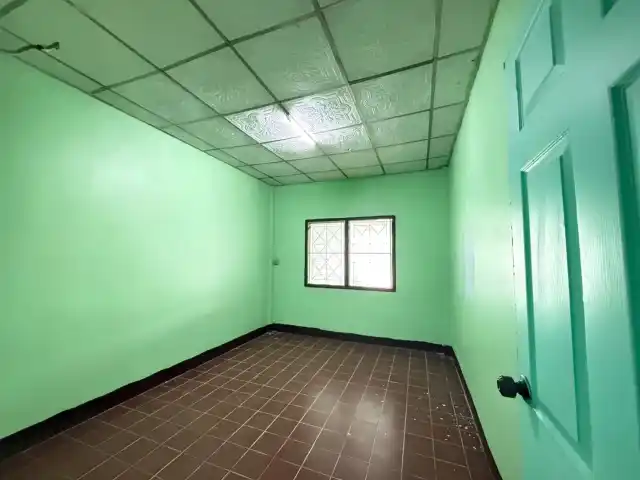 ทาวน์เฮ้าส์ชั้นเดียว บ้านซอยจ่าแต้ม ต เชิงเนิน อ เมืองระยอง จ ระยอง