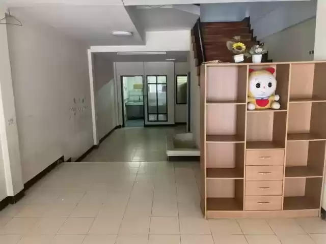 ขายถูก ทาวน์เฮ้าส์2ชั้น หมู่บ้านแกรนชล เลค แอนด์ การ์เด้น 18 ตรว ต บ้านสวน อ เมือง จ ชลบุรี ขายต่ำกว่าราคาประเมิน 1 แสน ซื้อบ้านมีเงินติดกระเป๋า 